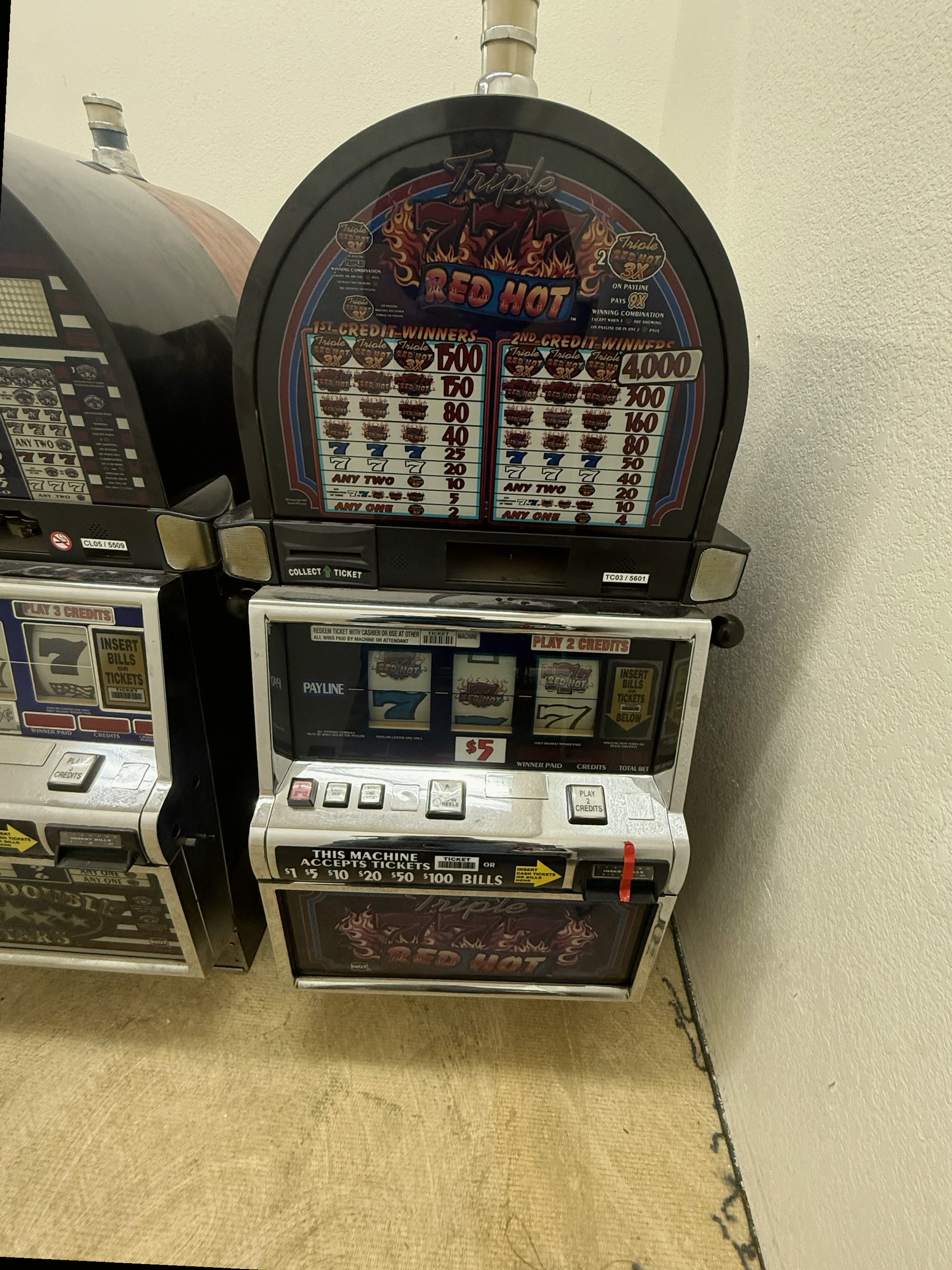 IGT Reel Spinner Triple Red Hot 777